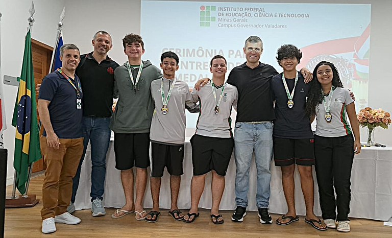 Medalhista ouro - JEV Bandminton.jpeg
