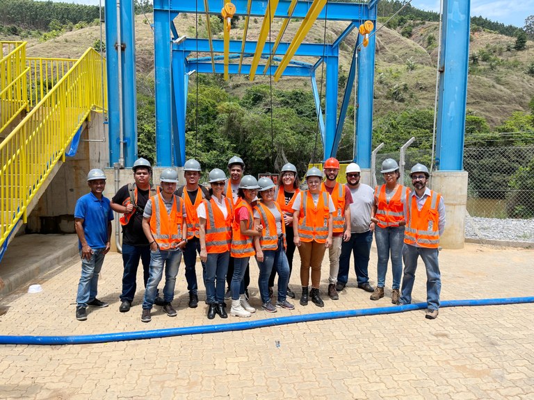 Visita EAS_adutora Rio Corrente_02.JPG