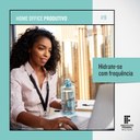 #9 - Hidrate-se constantemente: Manter-se hidratado ao longo do dia evita o surgimento de cãibras, dores de cabeça, controla a pressão sanguínea, ajuda na redução da retenção de líquidos, dentre outros fatores. Por isso, mantenha uma garrafa com água ou chá na sua mesa de trabalho. E se mesmo assim você esquecer de tomar água, já existem aplicativos gratuitos que enviam lembretes durante o dia. Eles são: Beber Água ou Aqualert.