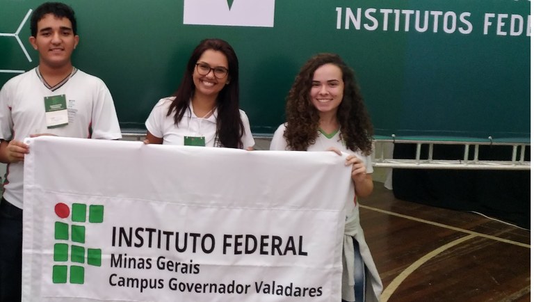Alunos medalhistas site.jpg