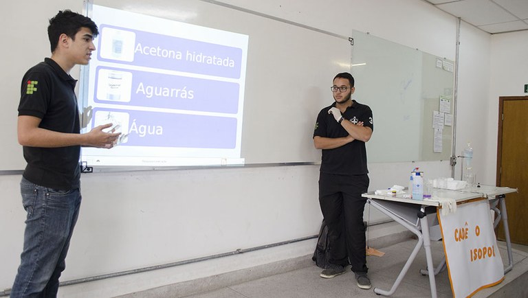 V Feira de Ciências IFMG-GV - Bloco A (63).jpg