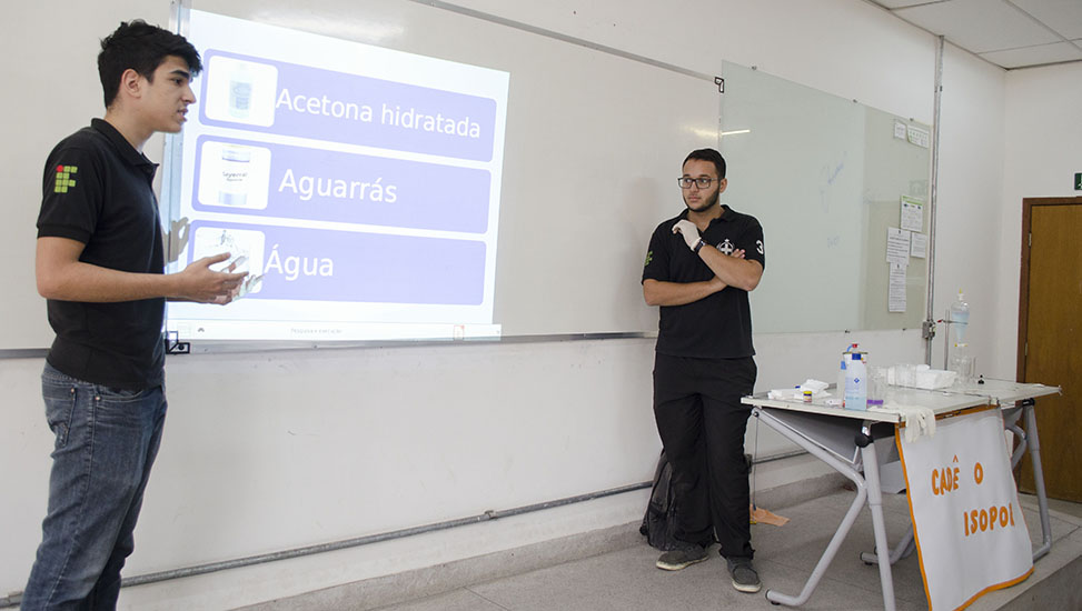 V Feira de Ciências IFMG-GV - Bloco A (63).jpg