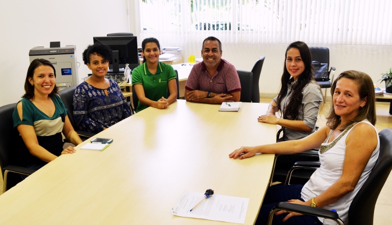 Foto novos servidores entram em exercício no campus Governador Valadares em 08-05-17.jpg