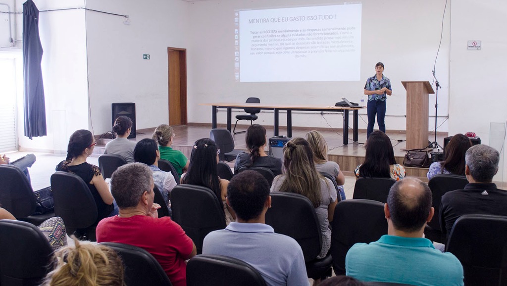 Palestra Educação Financeira - Jornada Pedagógica 2018.jpg