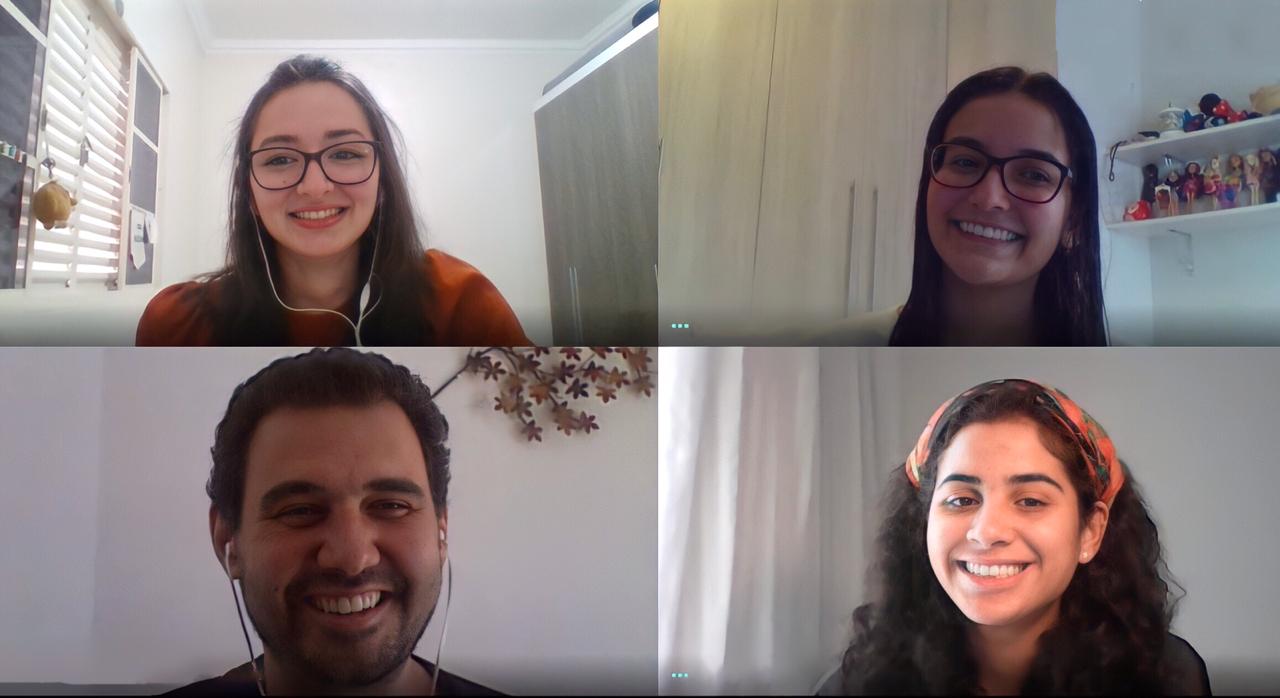  Equipe “Atenadas”. Alunas: Roberta Schinaider Leitão, Rebeca Medeiros Nunes e Gabriela Caldeira De Paula Souza, do 3º Ano do Curso Técnico Integrado em Administração.