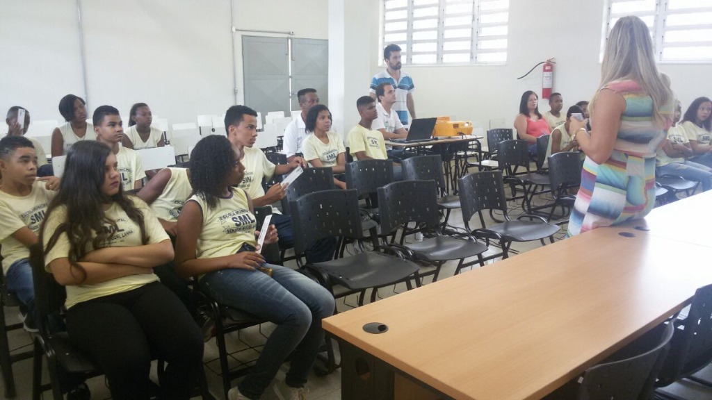 Visita dos estudantes da escola SML