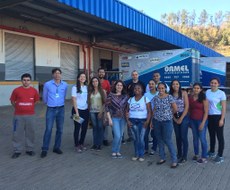 Estudantes do Curso Subsequente em Administração em Visita Técnica na empresa Bartofil