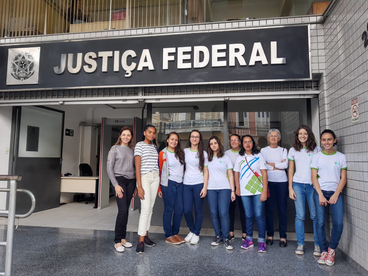 Estudantes na Justiça Federal de Ponte Nova