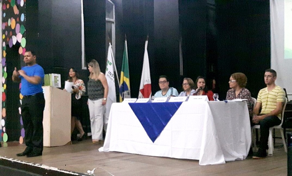 Apresentações durante a Mesa Redonda