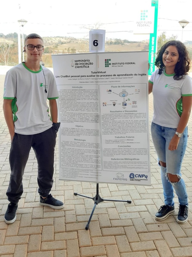 Apresentação dos estudantes de Ponte Nova