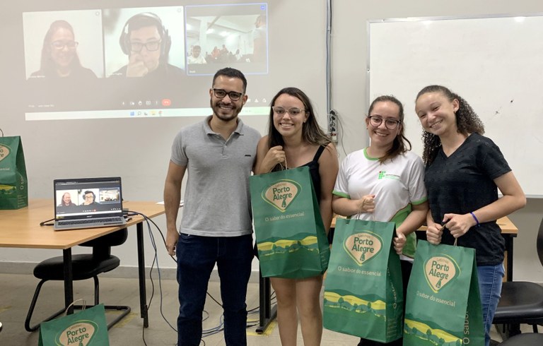 Nonna - time: Ana Clara Lomeu Chrisostomo, Gabriella Santana Vilela, João Victor Ferreira, Maria Clara Moura Barcelos, Mirela Souza Costa, Raianny Leticia Ferreira (3infA)