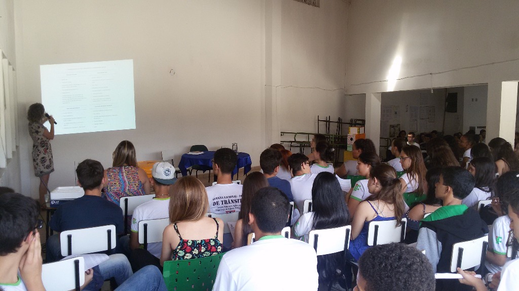 Palestra da Psicóloga Cássia