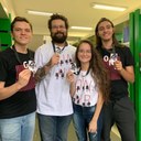 A equipe “Conhece a ti mesmo”, do Campus Betim, composta por Gabriel Dias, Milena Silva e Samuel Condé, orientados pelo professor Lucas Pereira. Eles disputaram a grande final da Olimpíada de História do Brasil na cidade de Campinas (SP), em agosto.