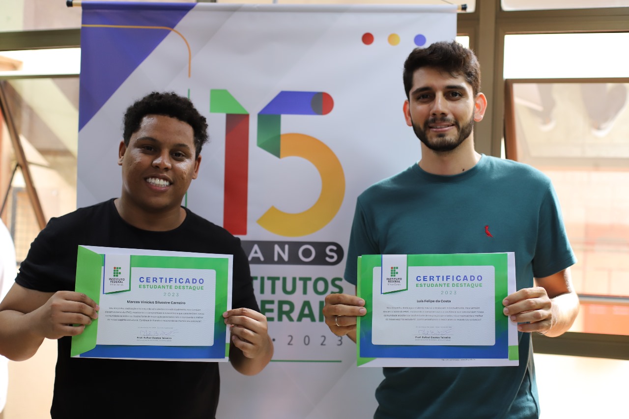 Estudantes receberam certificado de destaque