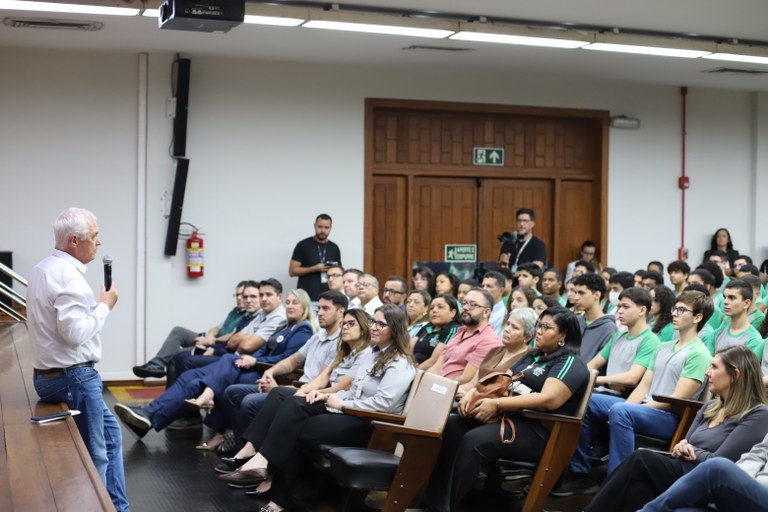 Bolsas de Excelência Usiminas