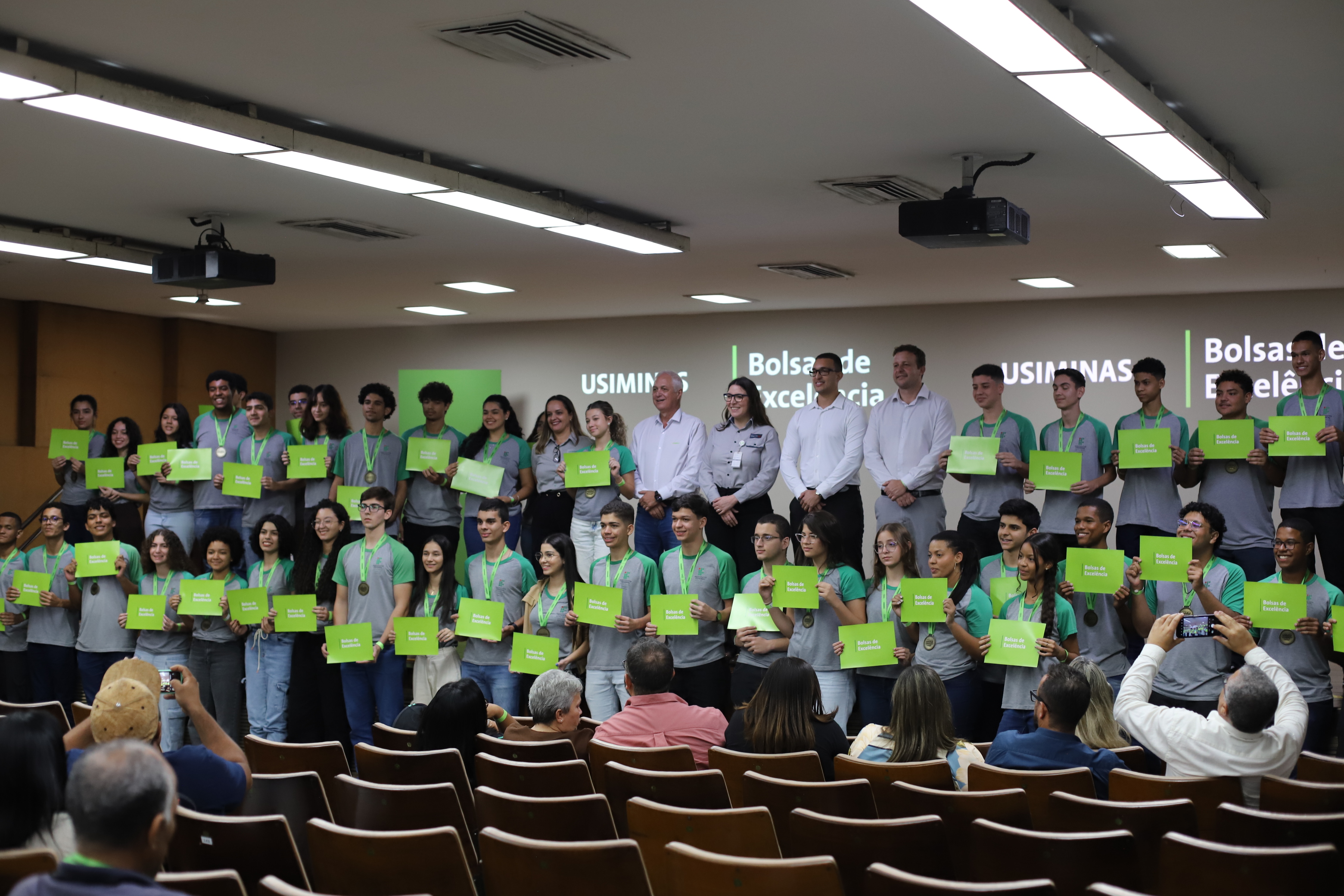 Bolsas de Excelência Usiminas