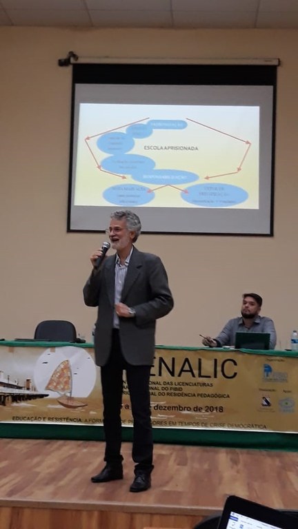 Palestra de encerramento, proferida pelo professor Luiz Carlos de Freitas, da Unicamp