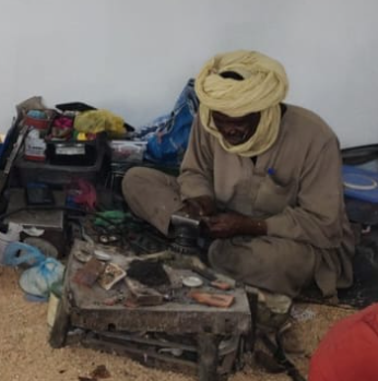 Oficina tradicional de ourivesaria em Tamanrasset