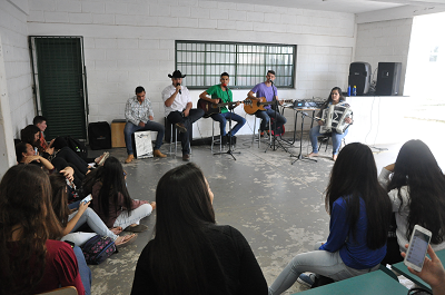 Apresentação de música sertaneja.png