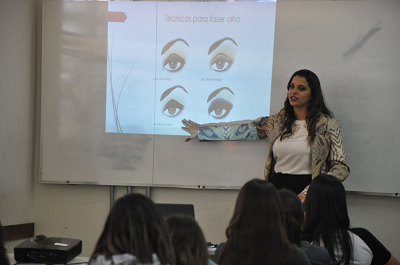 Palestra sobre marketing feminino.png