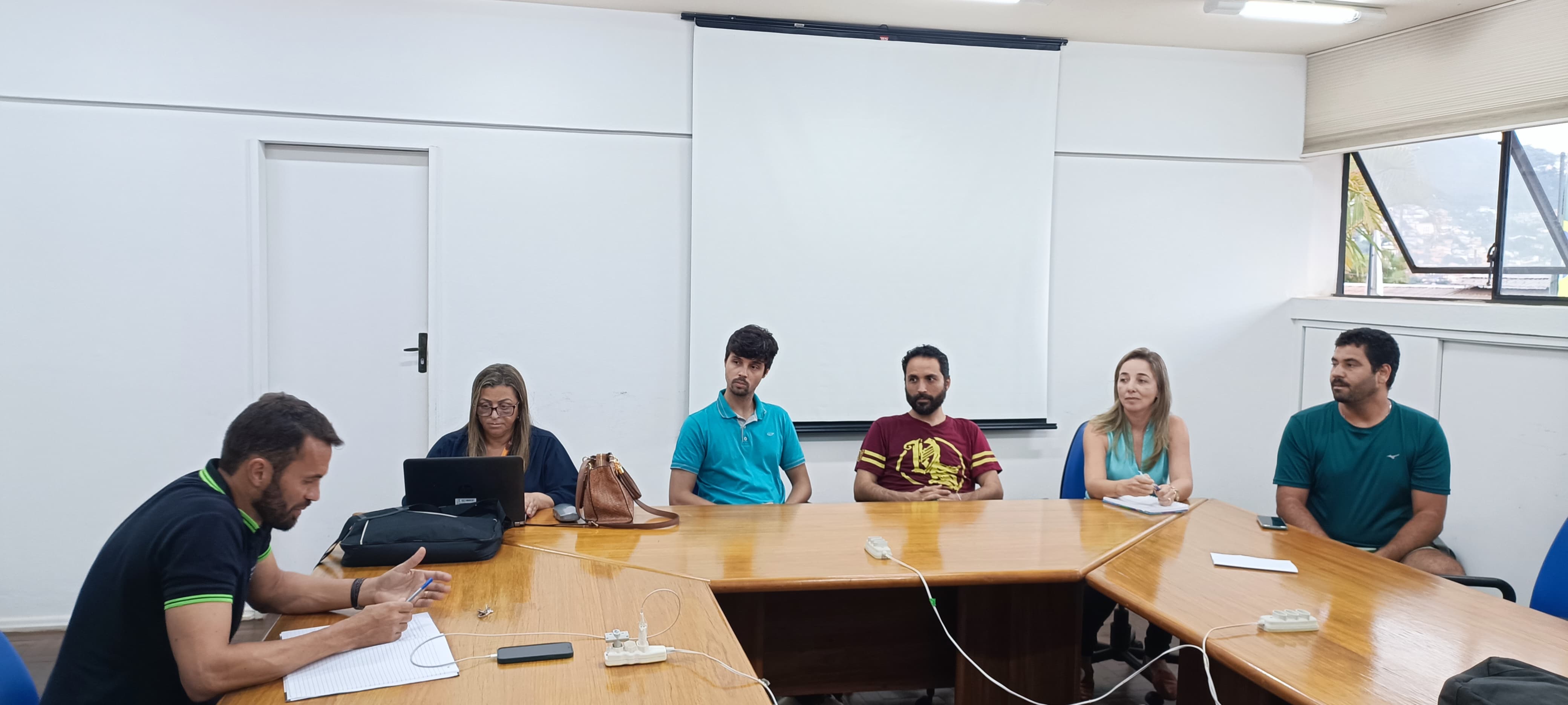 Reitoria no Campus Ouro Preto - reunião com docentes de Física.jpeg