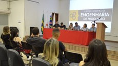 Comunidades interna e externa se envolveram em debates propostos