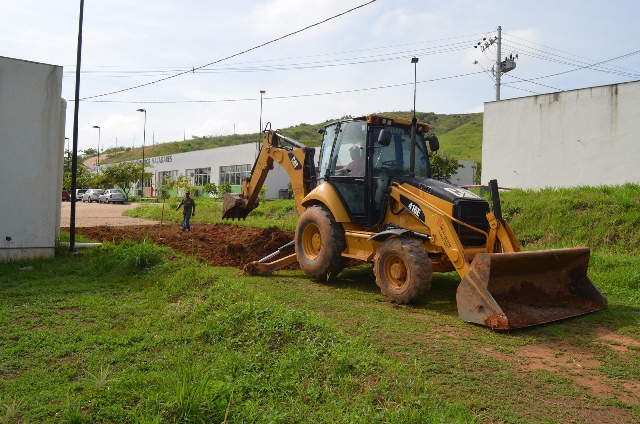 Obras em  Valadares.jpg