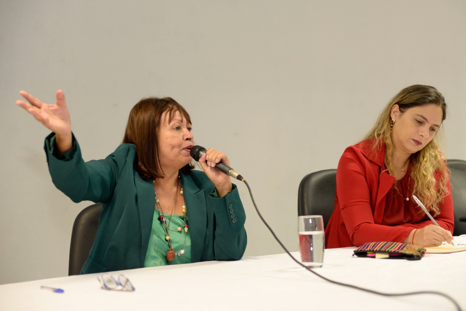 Maria das Graças (diretora do Instituto Federal Minas Gerais – Campus Ribeirão das Neves – IFMG),Beatriz Cerqueira (deputada estadual PT/MG)