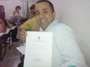 Formando com o Certificado de Conclusão de Curso