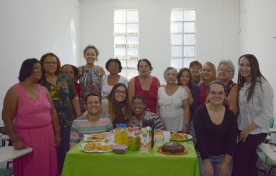 Alunos e professores na formatura - Projeto conectividade.